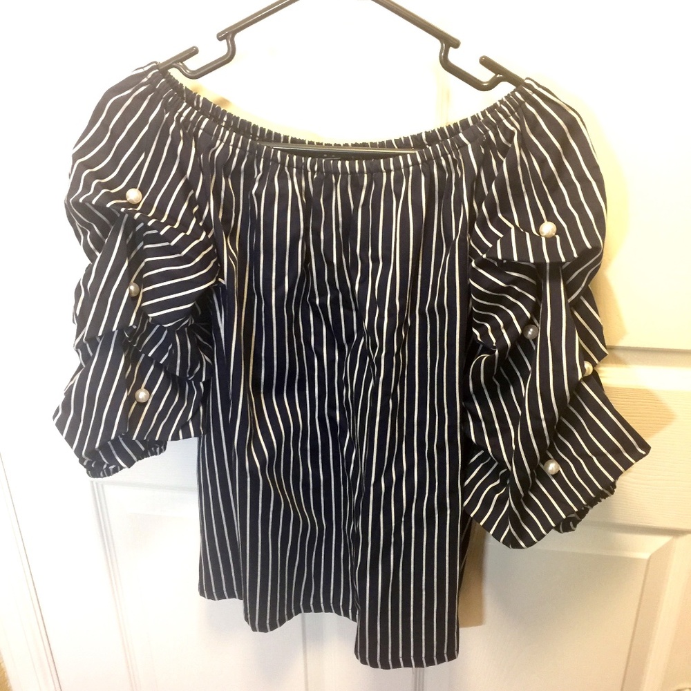 Pearls & Ruched sleeves cotton top